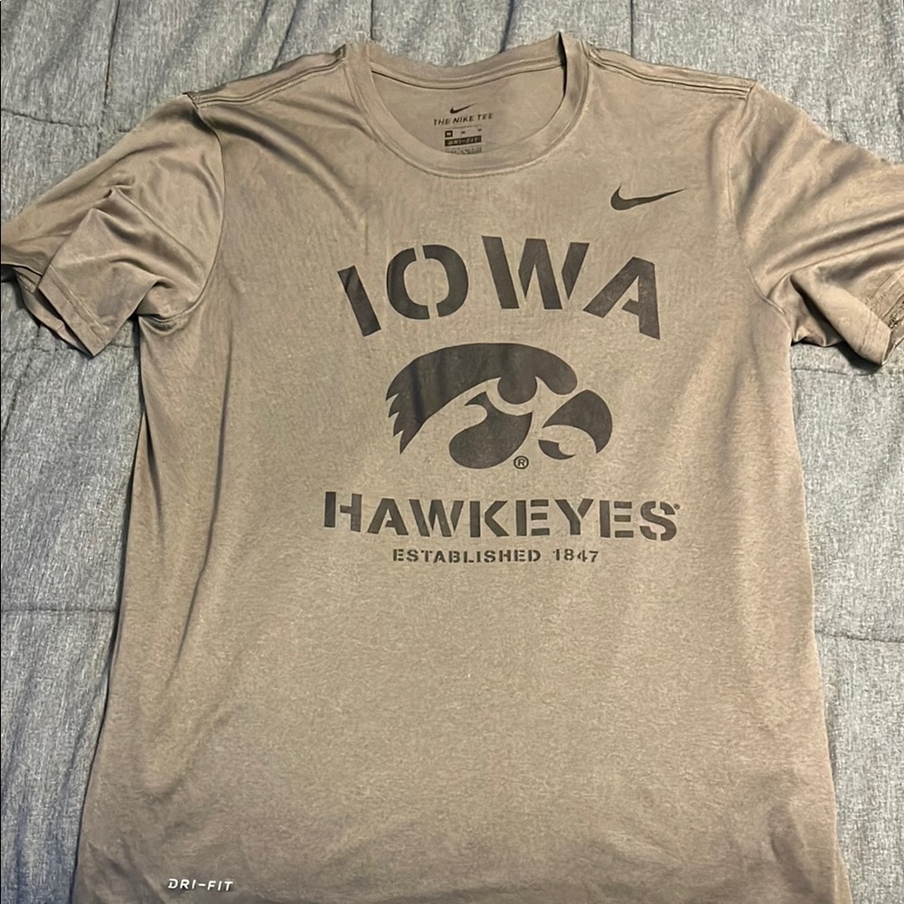 Nike Iowa Hawkeyes Green T-Shirt